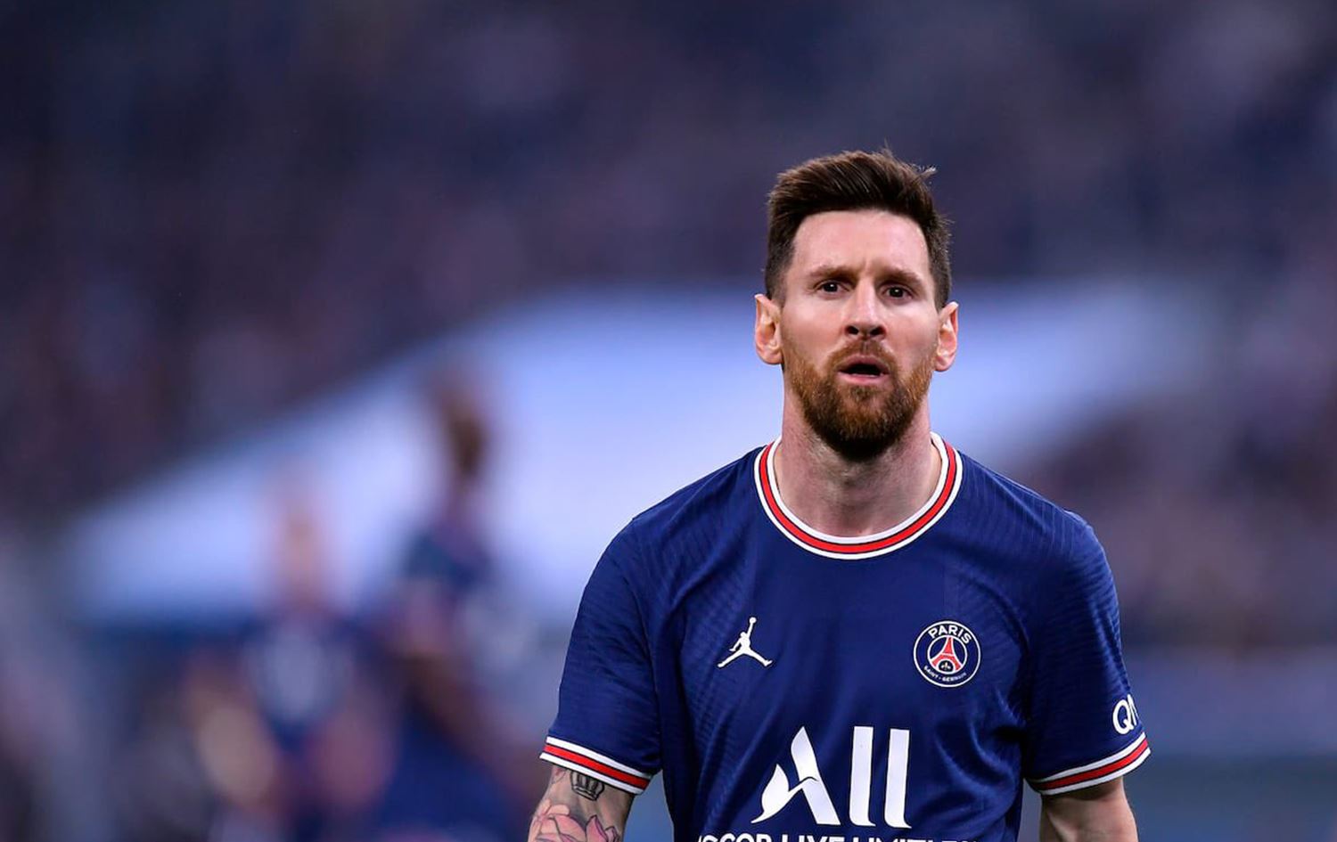 ميسي يتوج بجائزة أفضل لاعب أجنبي في الدوري الفرنسي