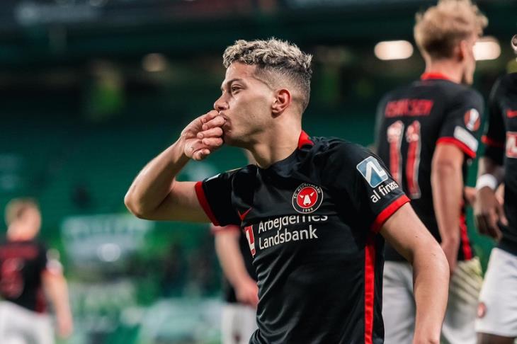 امام عاشور لاعب نادي ميتلاند الدنماركي