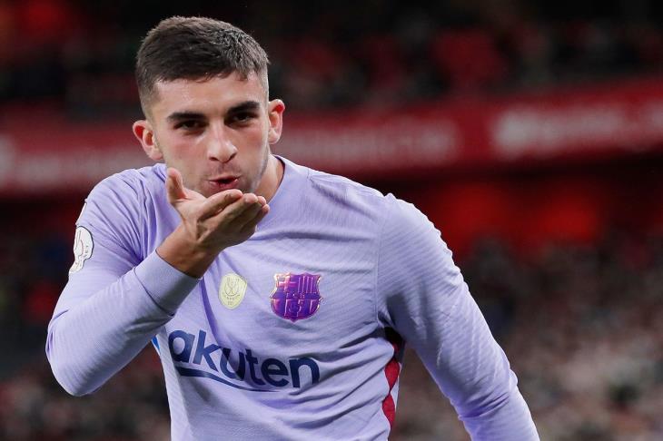 فيران توريس لاعب نادي برشلونة