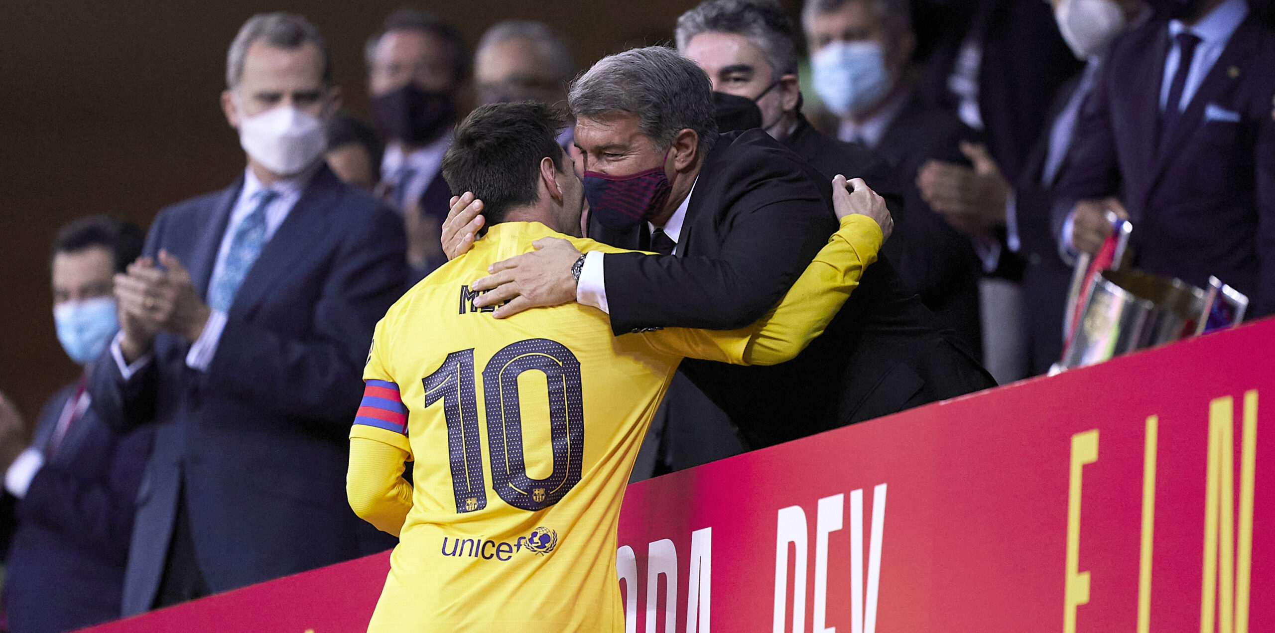 لابورتا مع ميسي