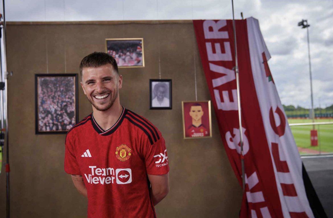 ماسون ماونت لاعب نادي مانشستر يونايتد