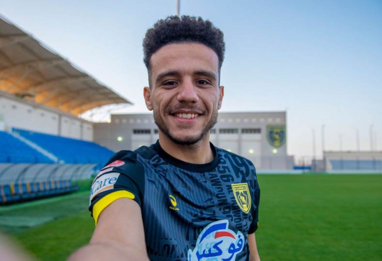 مصطفى فتحي لاعب نادي التعاون