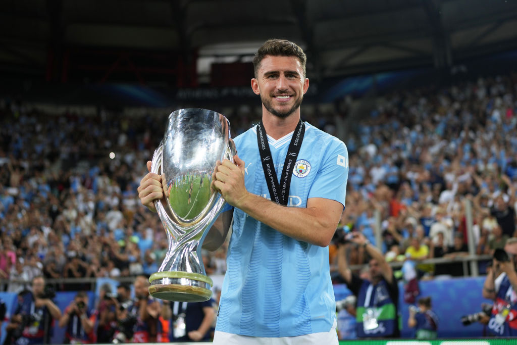 لابورت مدافع مانشستر سيتي