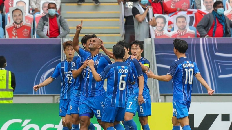 مصدر إعلامي..الاهلي ينجح في التعاقد مع نجم هيونداي الكوري الجنوبي بشكل نهائي