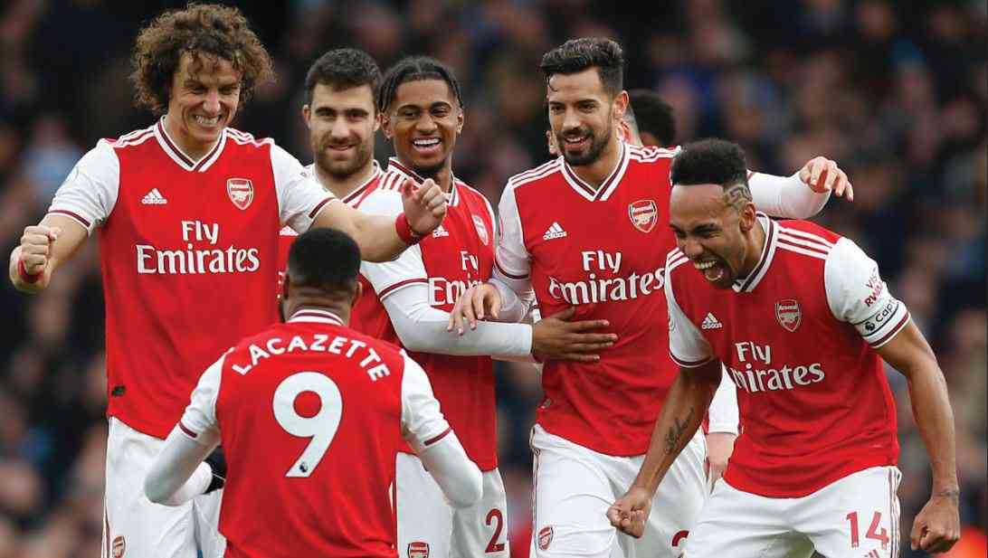 لعنة الدوري الإنجليزي تستمر..أرسنال يعلن إصابة نجمه بالرباط الصليبي ومدة غيابه