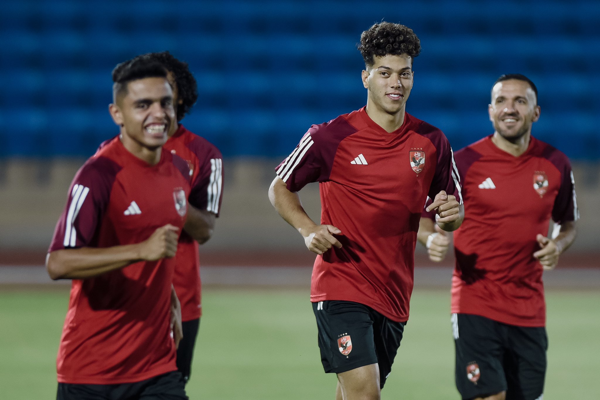 إمام عاشور لاعب النادي الأهلي