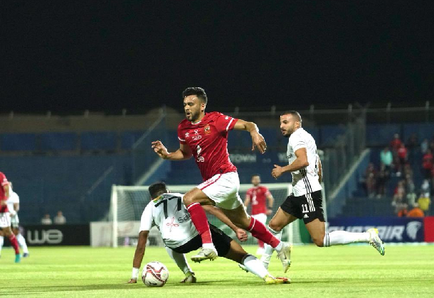 صلاح محسن مهاجم الأهلي