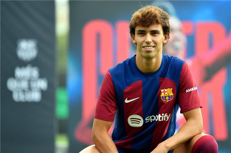 أتلتيكو مدريد يخطر برشلونة بطلباته المادية لبيع جواو فيليكس