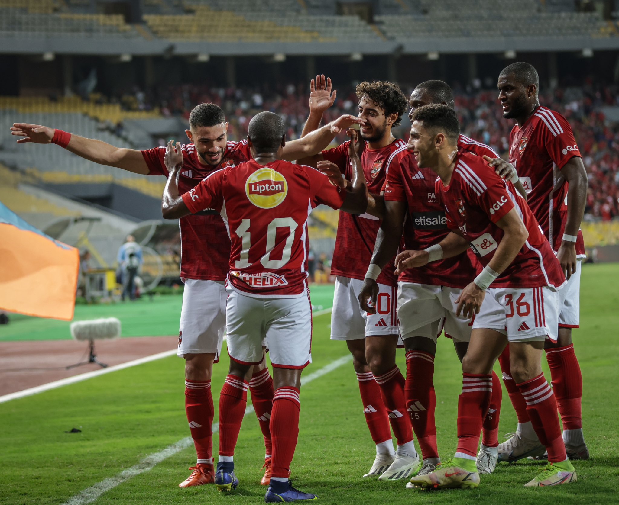 الكشف عن حكم مباراة الأهلي وسيمبا التنزاني في دوري السوبر