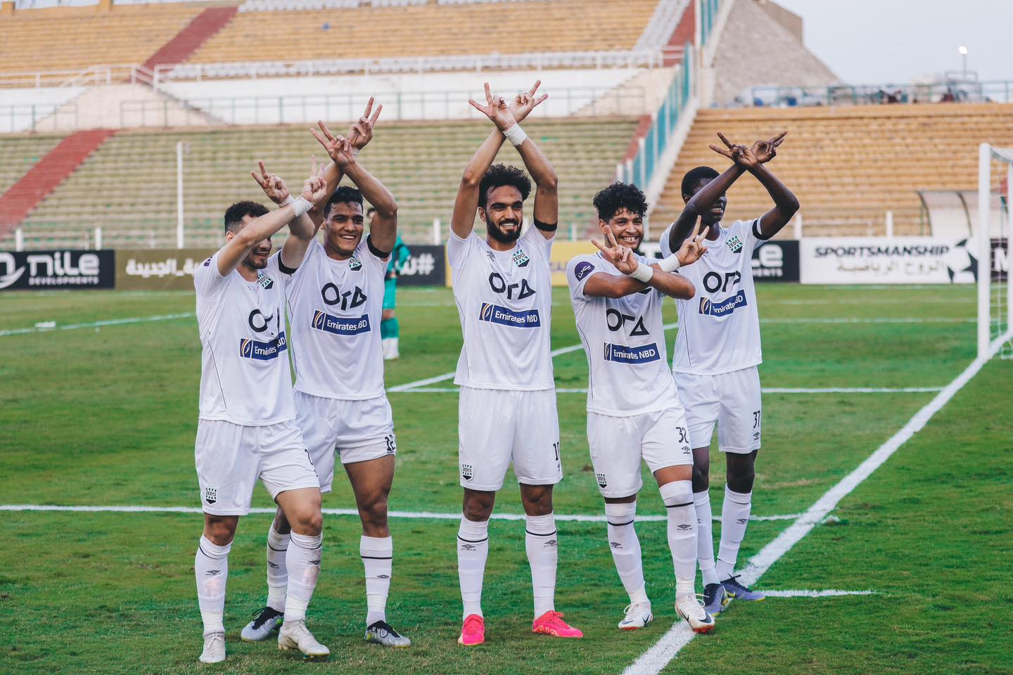 الأهلي يراقب مدافع زد لضمه في يناير