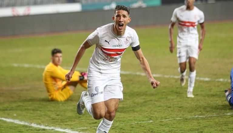 فتوح يستفز جماهير الزمالك بصورة مع نجوم الأهلي