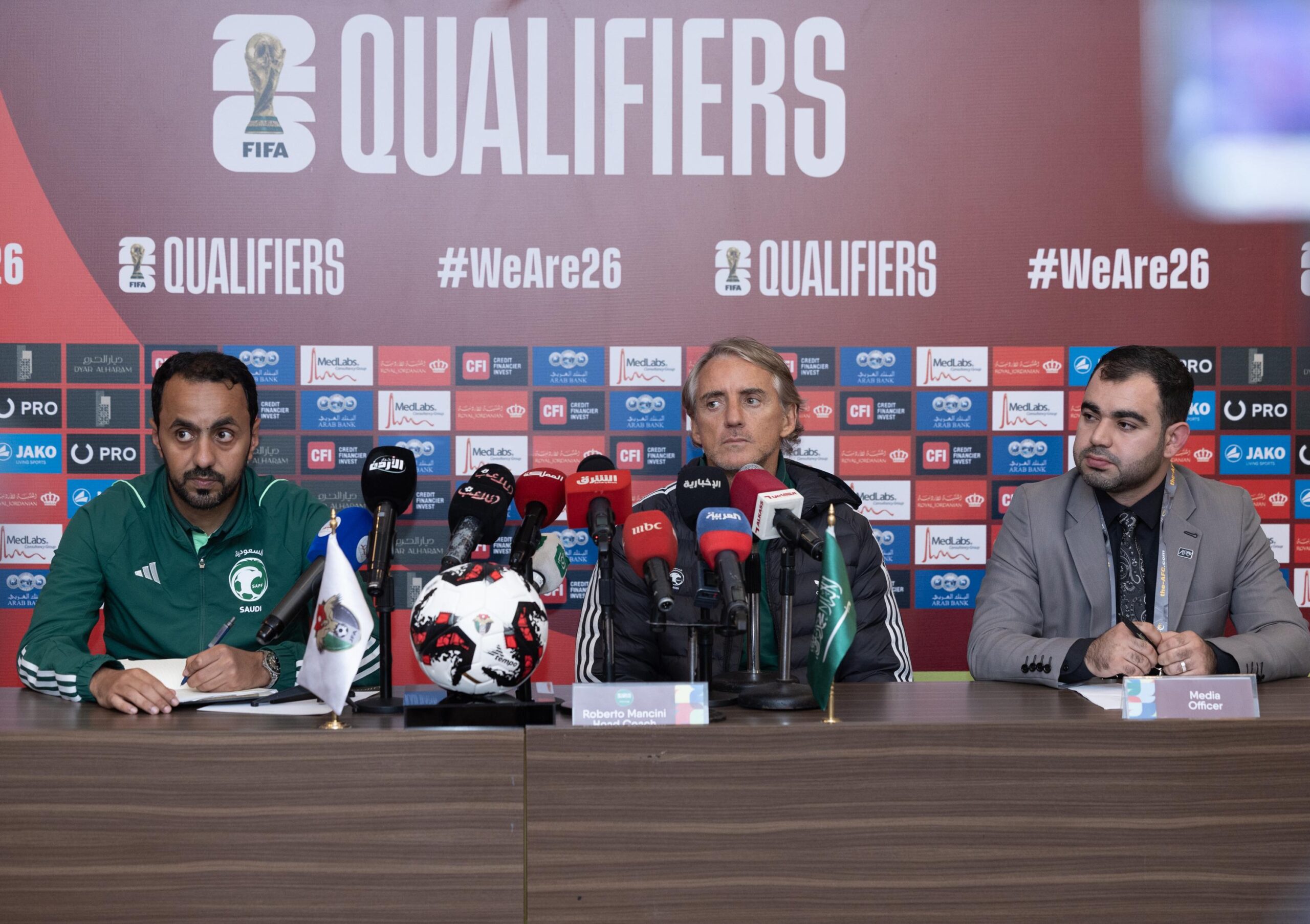 مدرب السعودية يكشف عن سبب تأخر وصول المنتخب إلى عمان لمواجهة الأردن