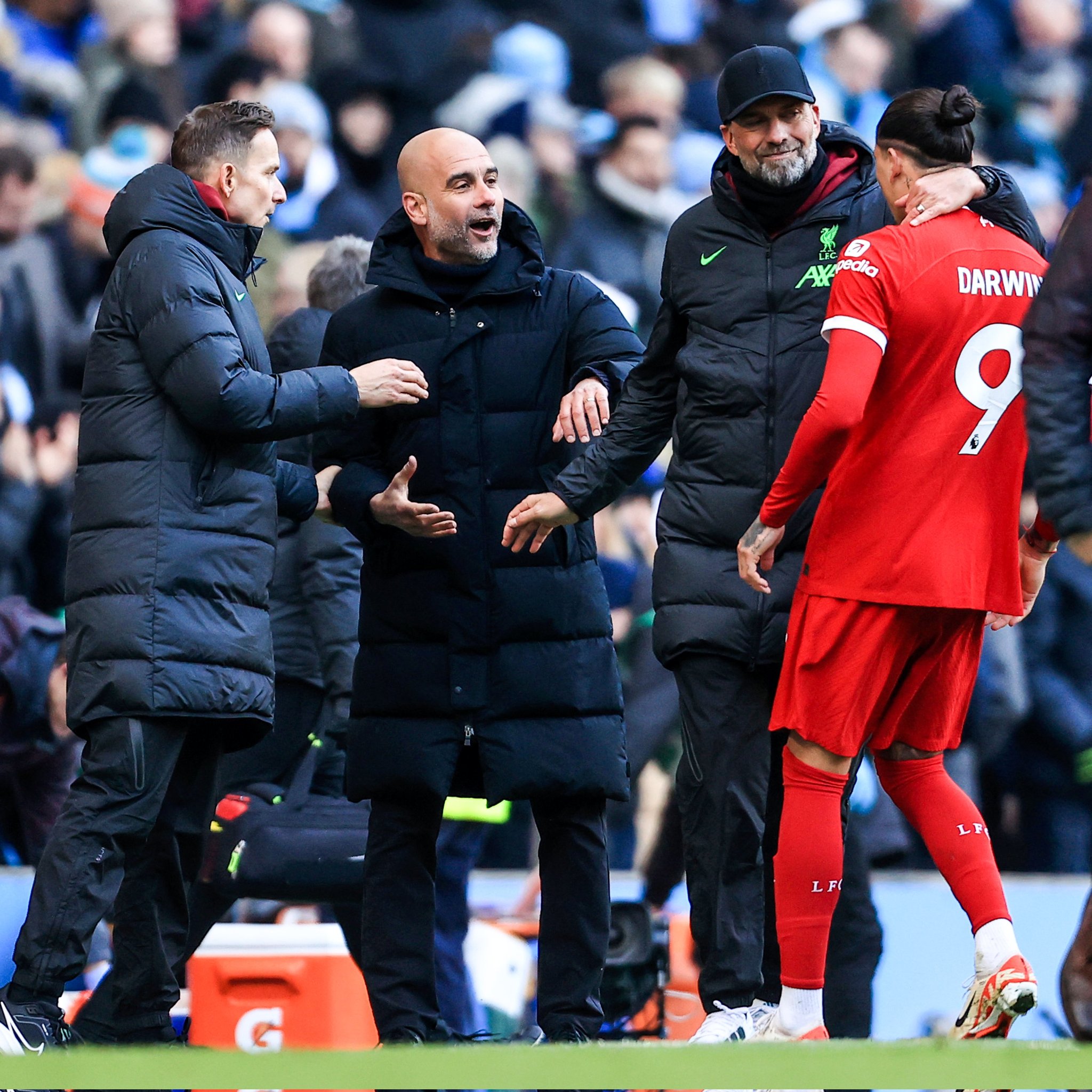 فيديو.. نونيز لـ جوارديولا: أي شامبو تستخدم؟