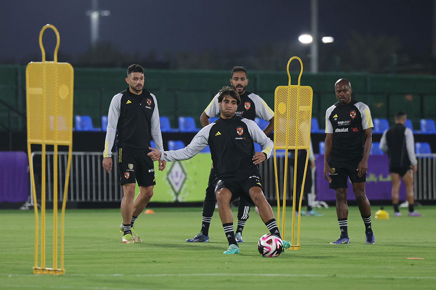 تعليمات خاصة من كولر للاعبي الأهلي في المران الأول بالسعودية