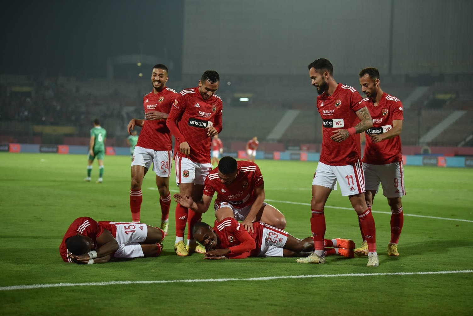 مفاجأة..نجم الأهلي يحصد جائزة أفضل لاعب داخل أفريقيا لعام 2023