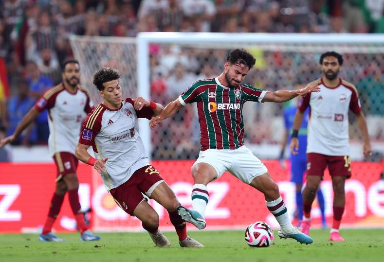 غرامات مالية..الاتحاد الدولي لكرة القدم يعاقب الأهلي في كأس العالم للأندية