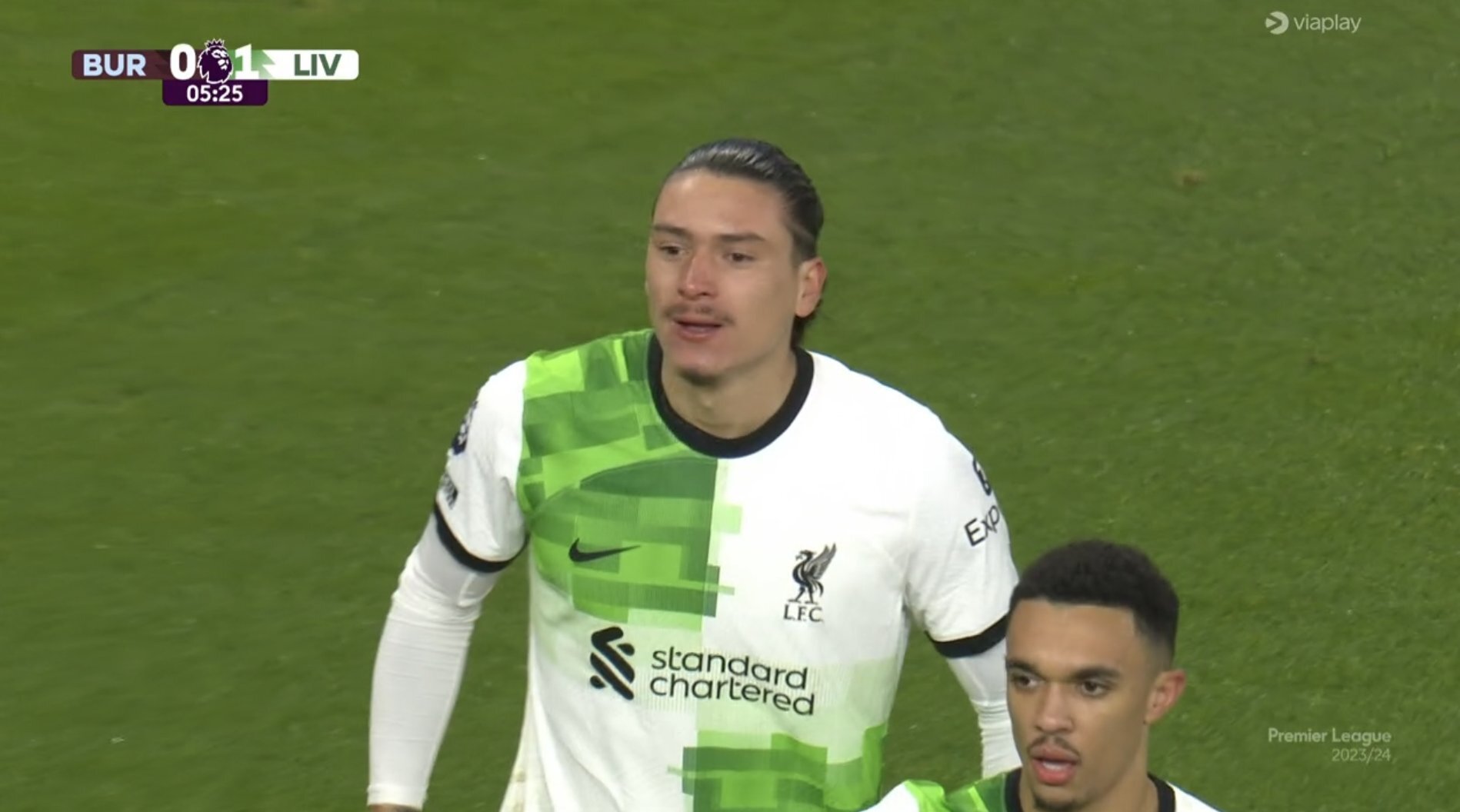 أهداف مباراة ليفربول وبيرنلي اليوم في الدوري الانجليزي