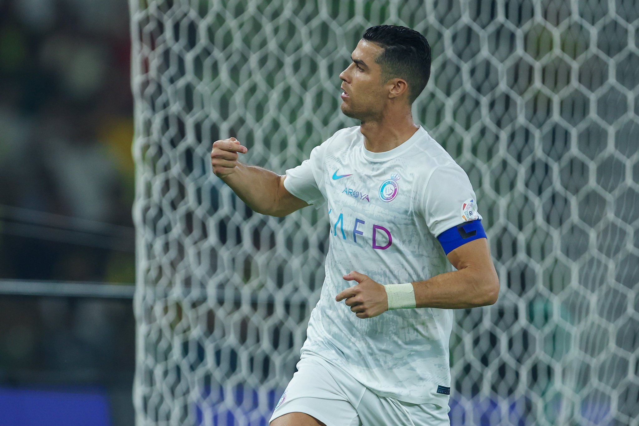 صدمة قوية..رونالدو يغيب عن قائمة الأفضل في 2023 ورد اللاعب مفاجأة