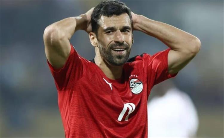 رغم الإصابة..نجم الاهلي يقترب من الإطاحة بـ عبد الله السعيد من منتخب مصر في أمم أفريقيا