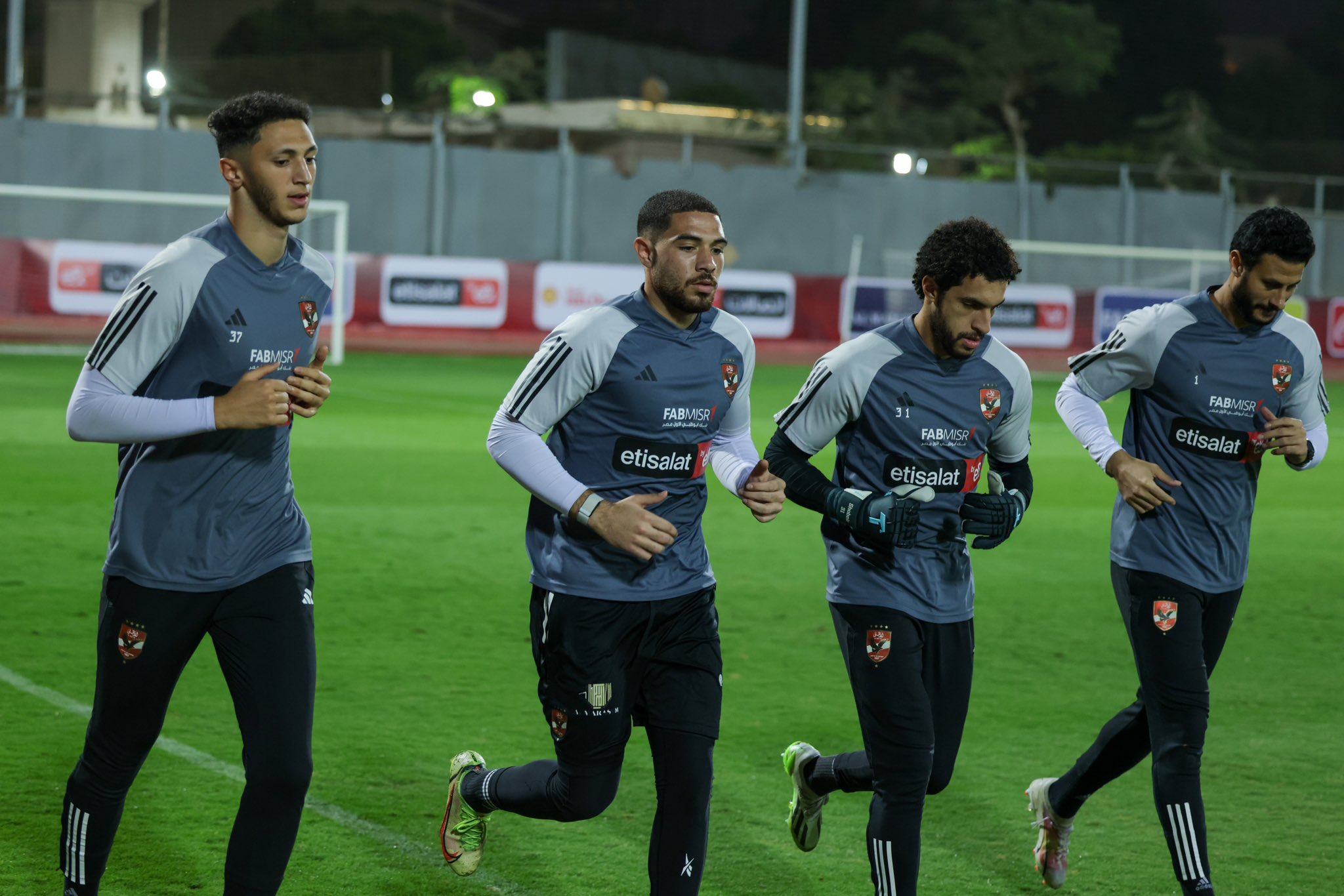 علي بعد خطوه واحده...الأهلي يقترب من حسم تجديد عقد نجمه يناير المقبل