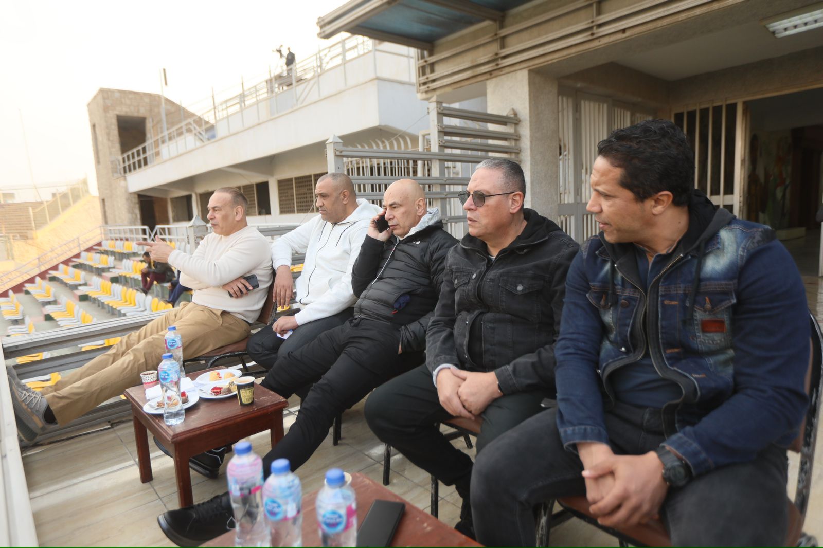 حسام حسن يحضر مباراة سيراميكا والجونة رغم تعرضه لأزمة صحية