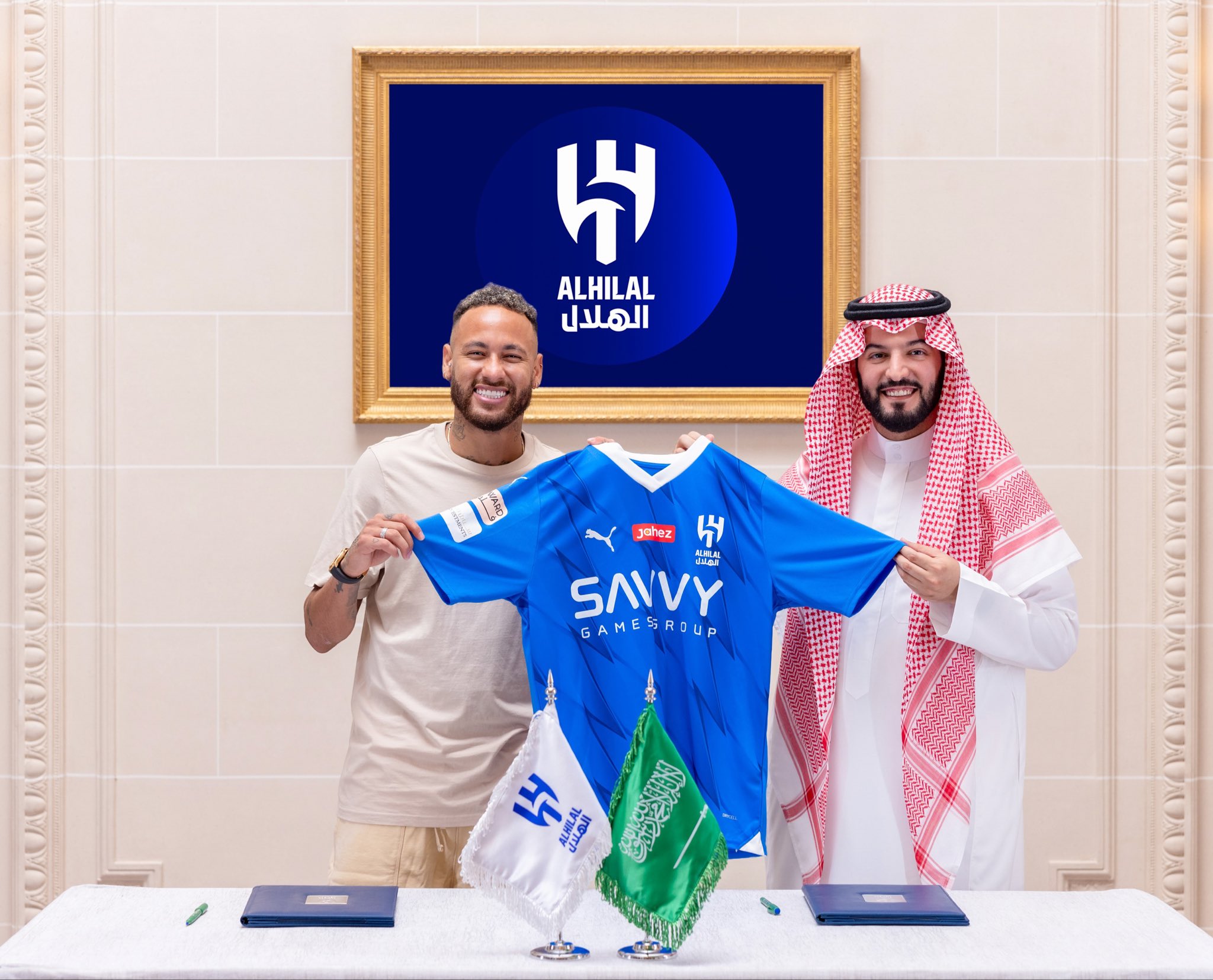 رئيس سانتوس يوضح حقيقة التعاقد مع نيمار من الهلال السعودي