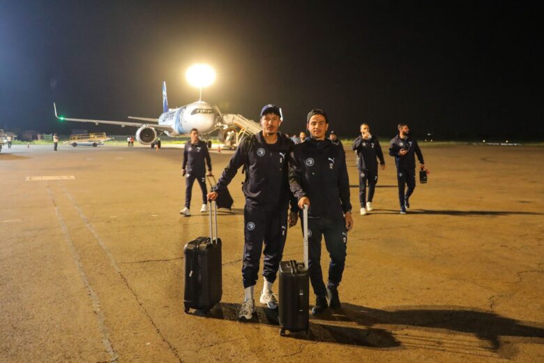 سائق حافلة مازيمبي يحطم سيارات بعثة بيراميدز