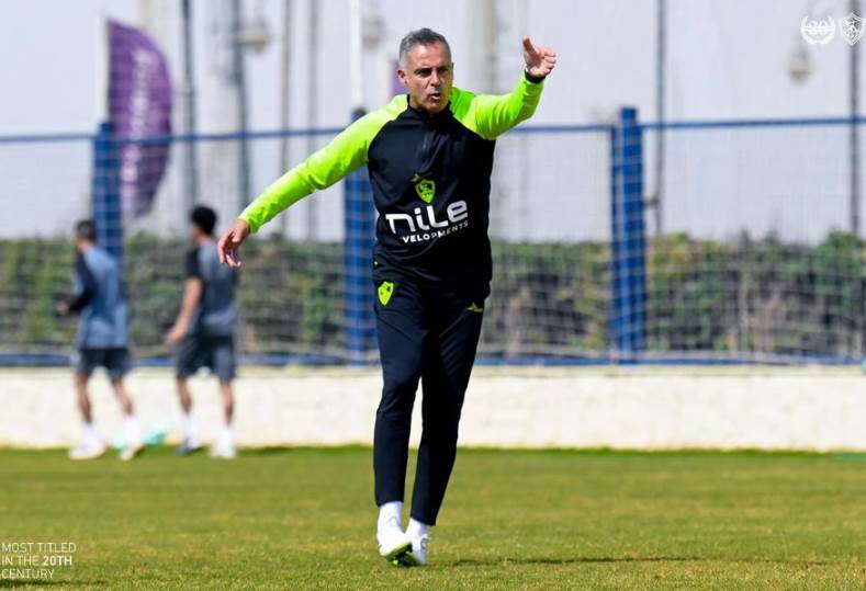 جوميز يشرح خطة مباراة القمة ضد الأهلي في محاضرة فنية