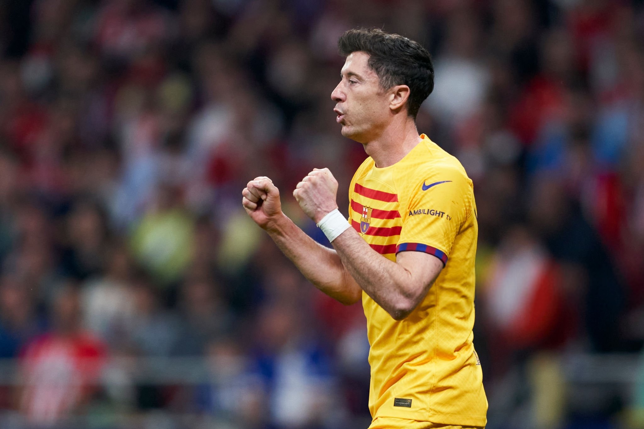 سبورت: ليفاندوفسكي يقام الإرهاق مع برشلونة رغم كبر سنه