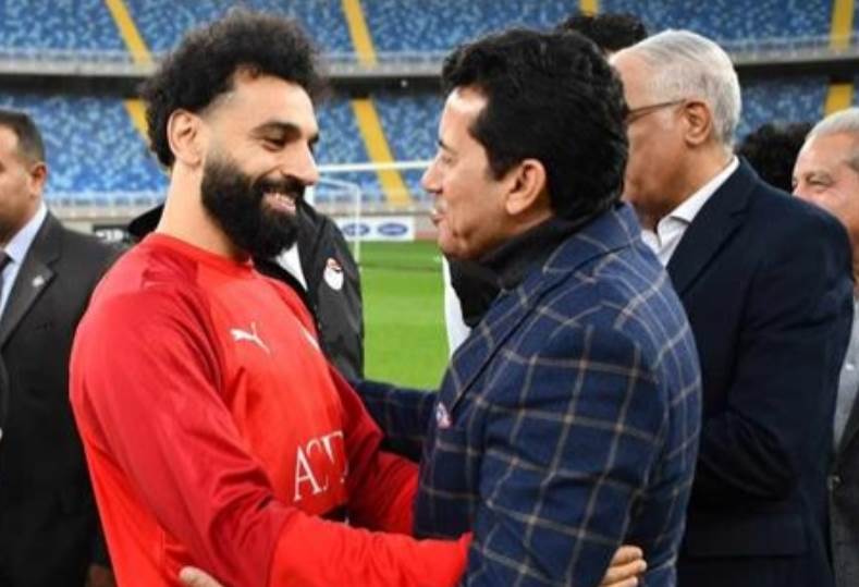 بعد إستبعاده من معسكر المنتخب..قرار عاجل من محمد صلاح لوزير الرياضة بشأن المنتخب