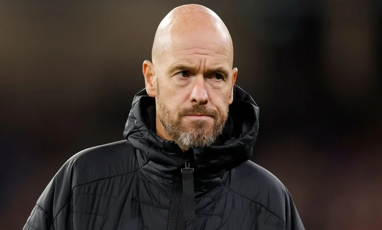 البديل مفاجأة.. تقارير تكشف اقتراب رحيل تين هاج عن مانشستر يونايتد