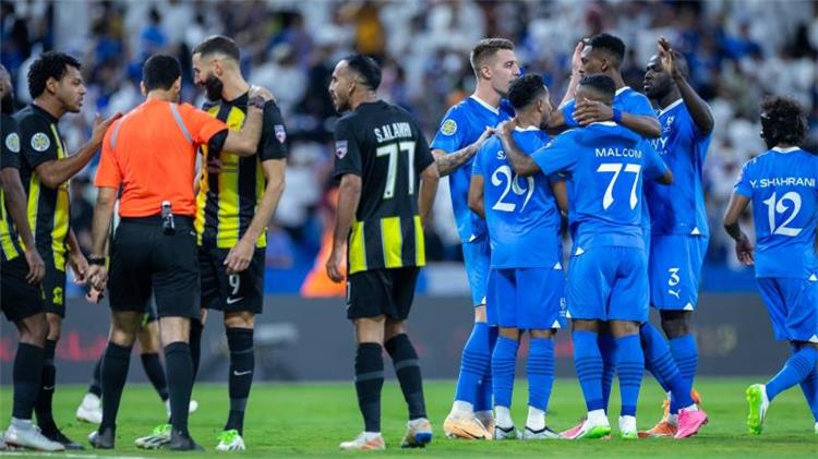 القمة النارية..القنوات الناقلة لمباراة الهلال والاتحاد في نصف نهائي كأس خادم الحرمين الشريفين